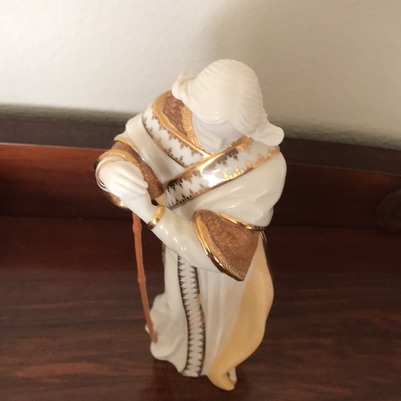 ๐ก Lenox Joseph First Blessing Nativity - Picture 5 of 8